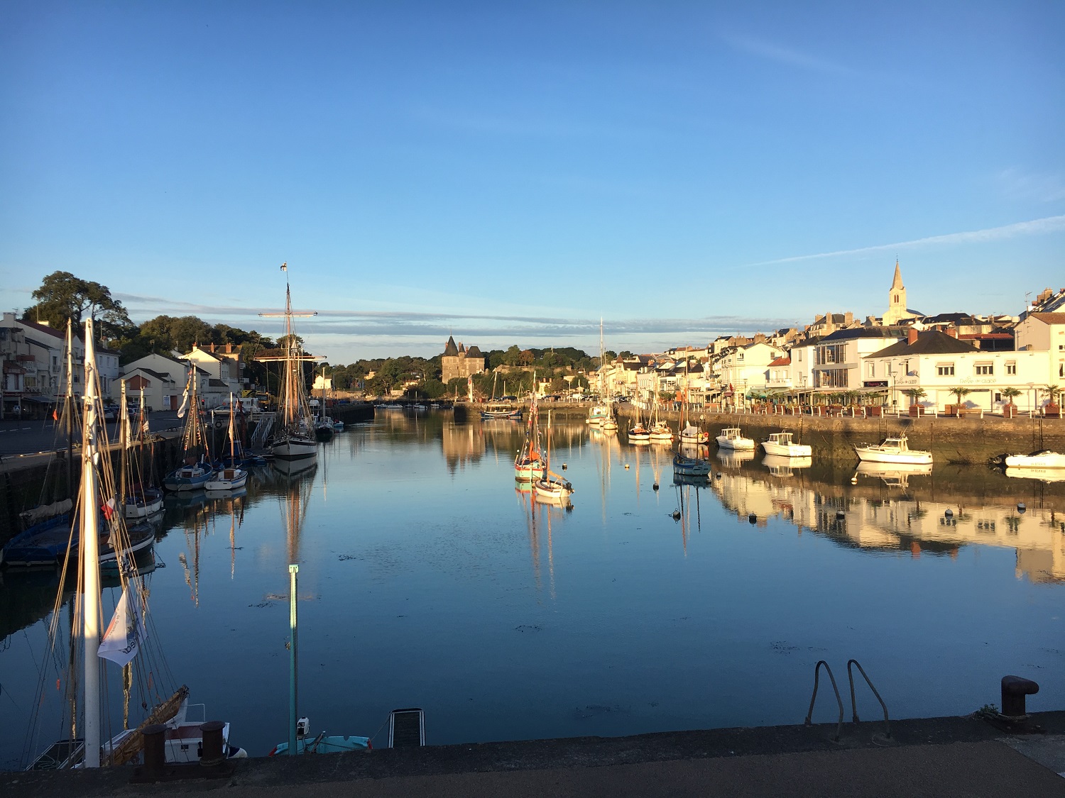 Port de Pornic et son château Alliance Pornic