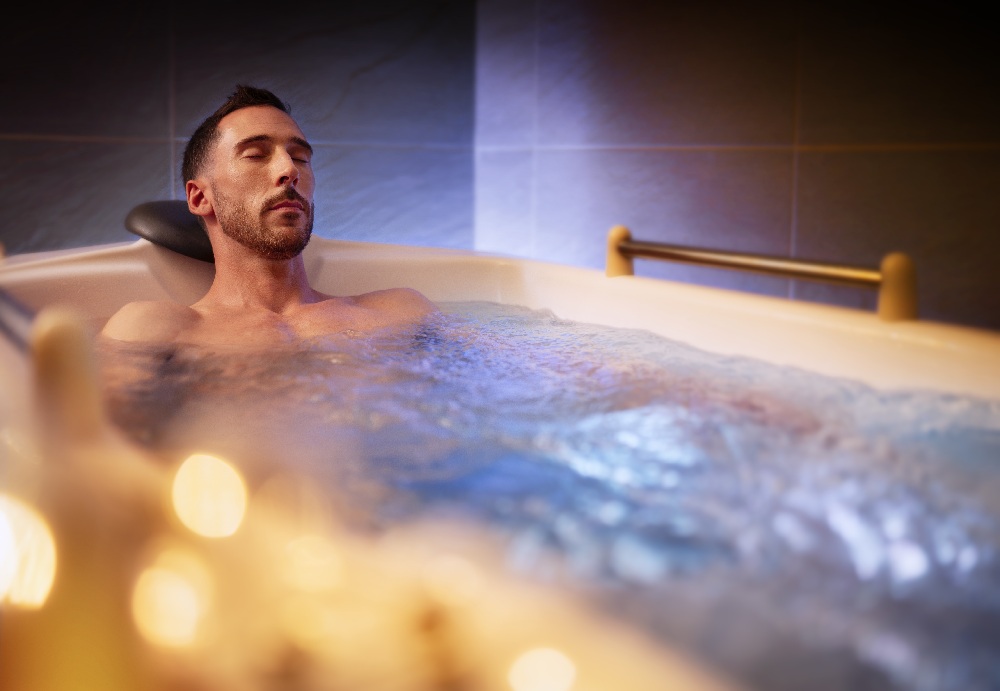 Homme bain hydromassant