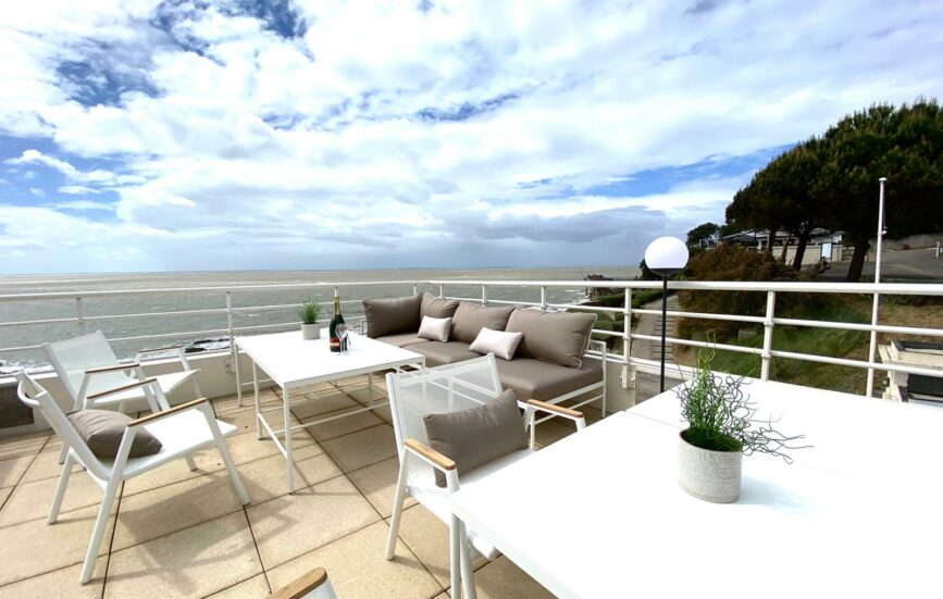 Vue sur l'ocean depuis la terrasse du bar Le Phare- Alliance Pornic